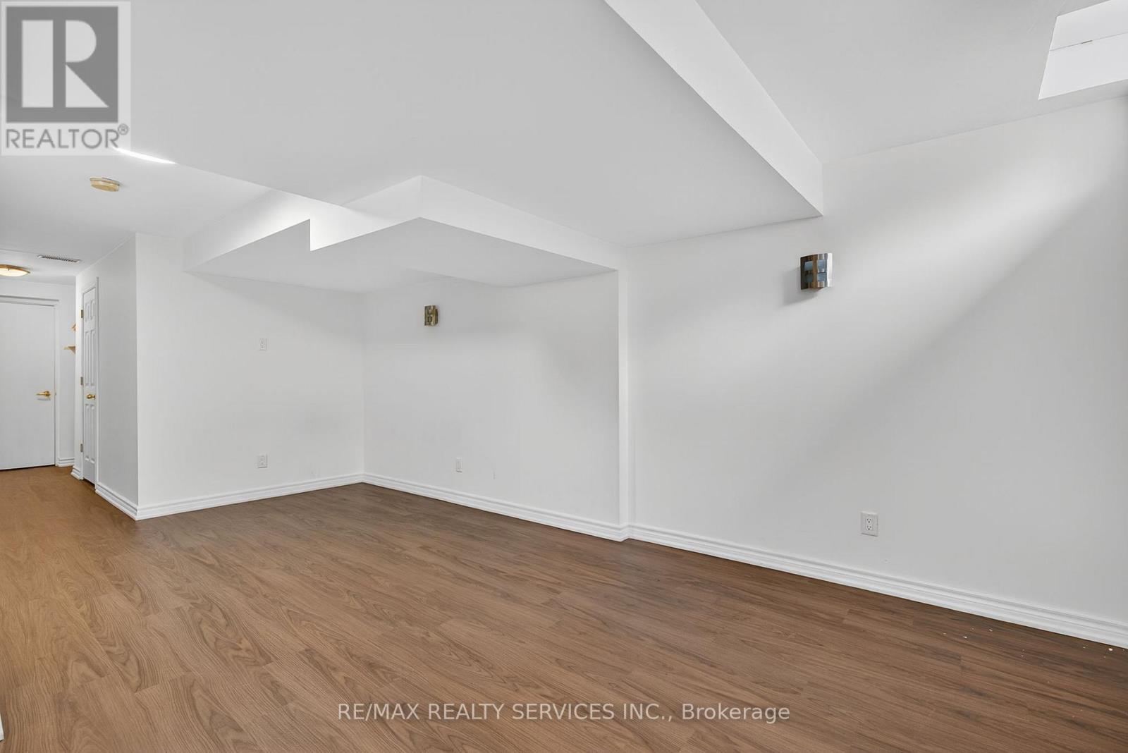 18 Fishing Crescent, Brampton, Ontario  L6V 4T4 - Photo 31 - W12334513