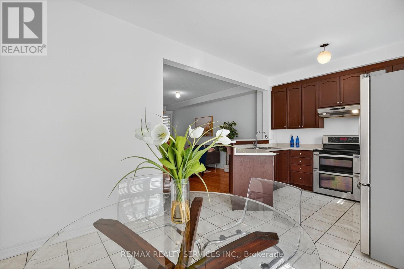 18 Fishing Crescent, Brampton, Ontario  L6V 4T4 - Photo 15 - W12334513