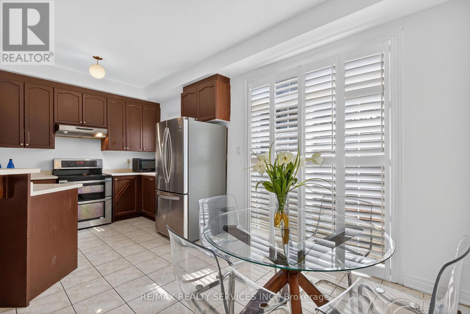 18 Fishing Crescent, Brampton, Ontario  L6V 4T4 - Photo 16 - W12334513