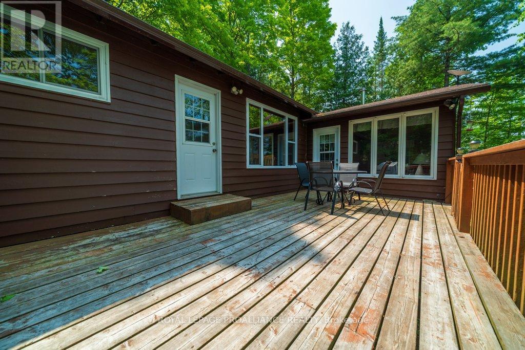 1045 Wheatley Lane, North Frontenac, Ontario  K0H 1K0 - Photo 10 - X12101462