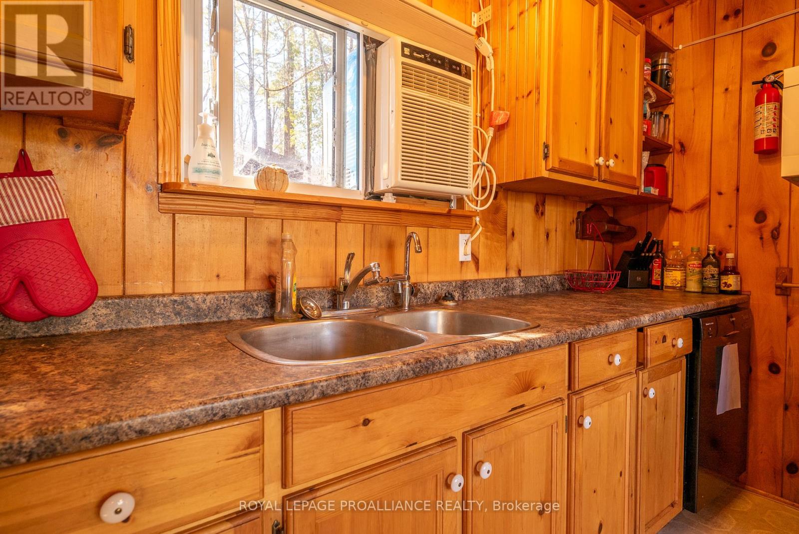 1045 Wheatley Lane, North Frontenac, Ontario  K0H 1K0 - Photo 16 - X12101462