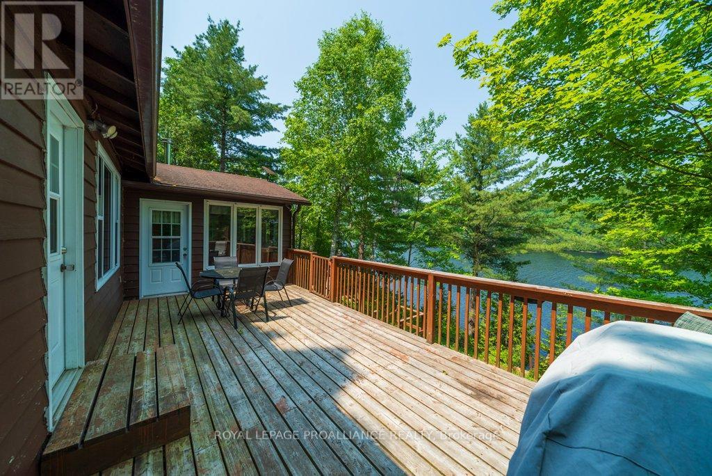 1045 Wheatley Lane, North Frontenac, Ontario  K0H 1K0 - Photo 9 - X12101462