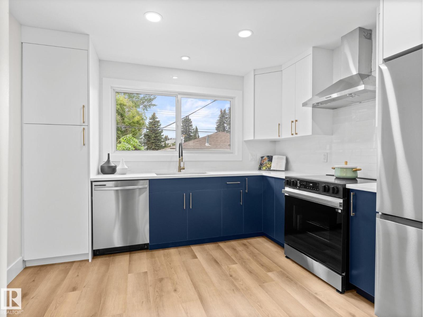 Property at 10324 78 ST NW image 4