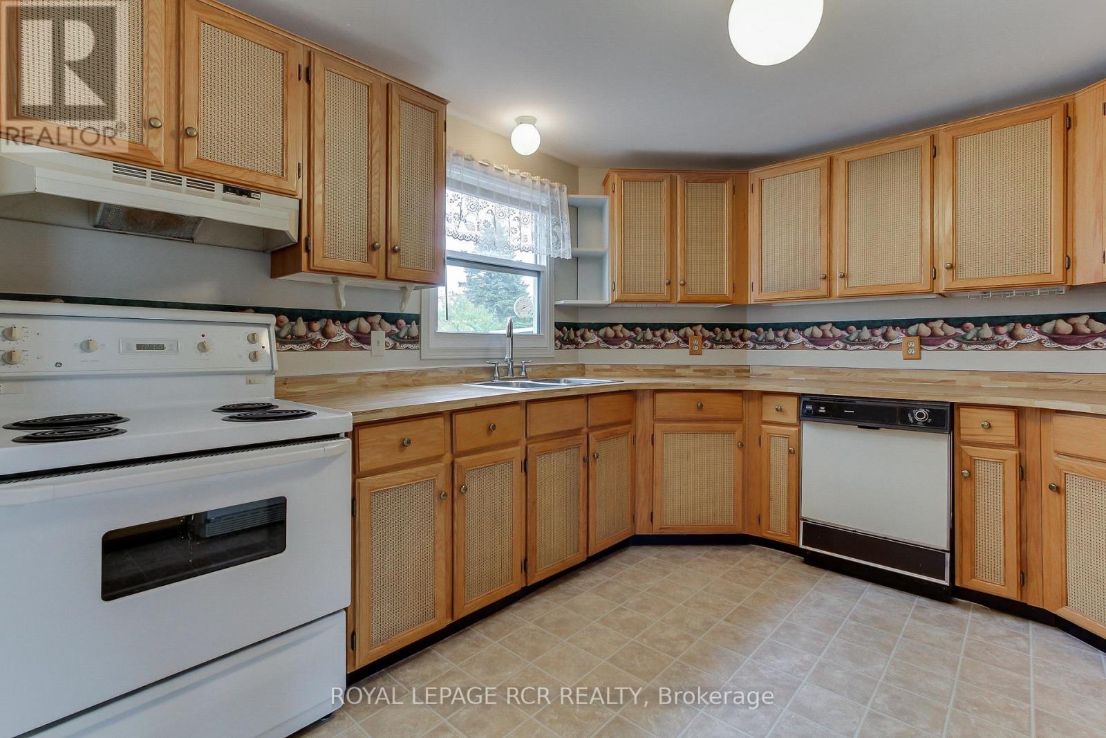 8 Carmans Cove, Innisfil, Ontario  L9S 1R9 - Photo 21 - N12334966