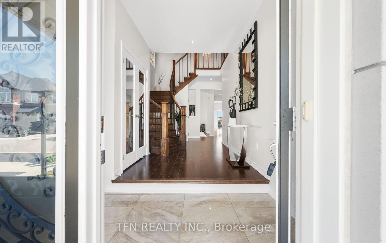 Property at 46 LOLA CRESCENT image 4