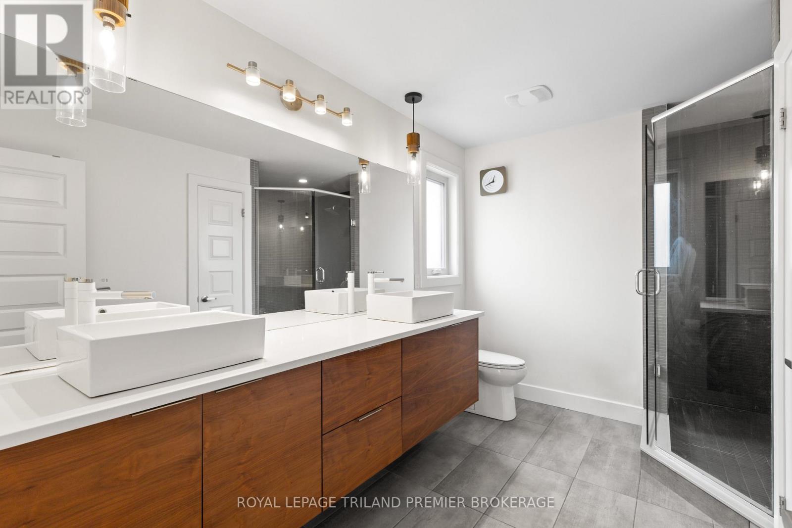 2054 Wateroak Drive, London North, Ontario  N6G 5B4 - Photo 30 - X12335019