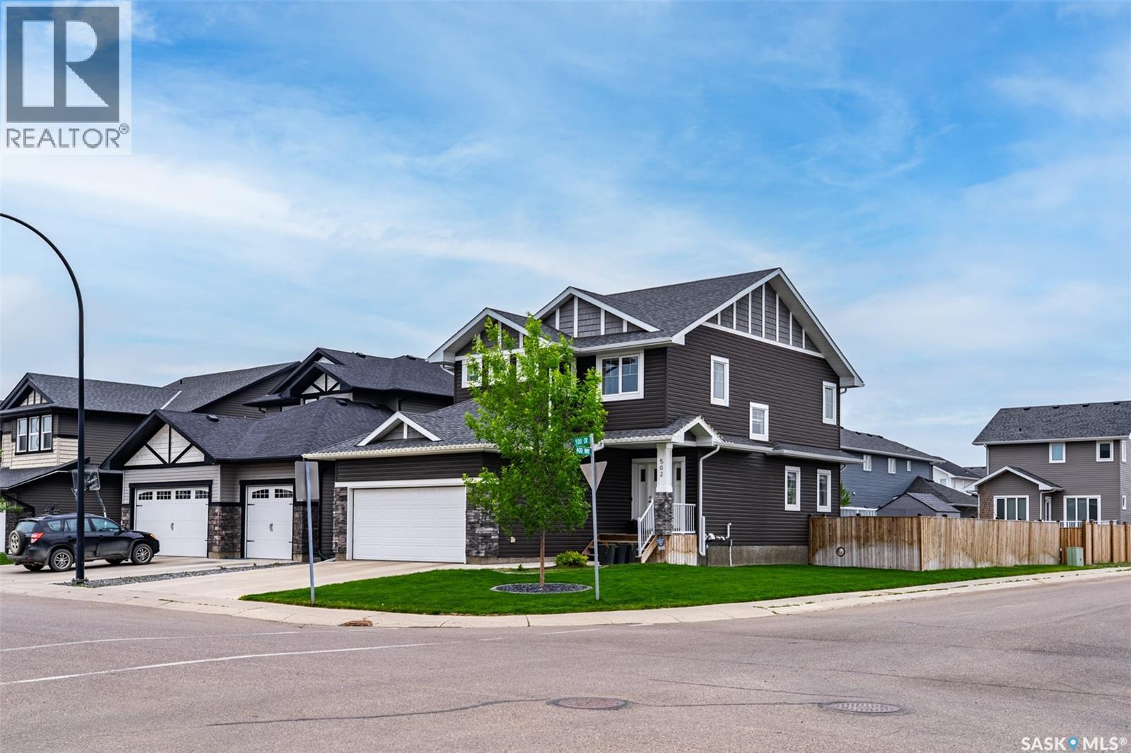 Property at 502 Childers CRESCENT image 2