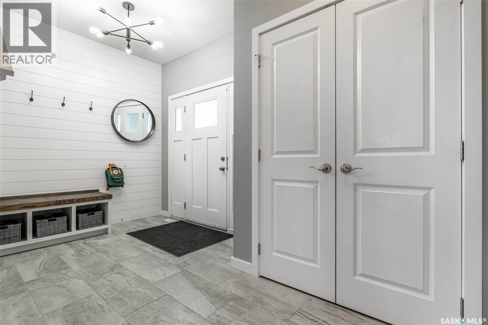 Property at 502 Childers CRESCENT image 3