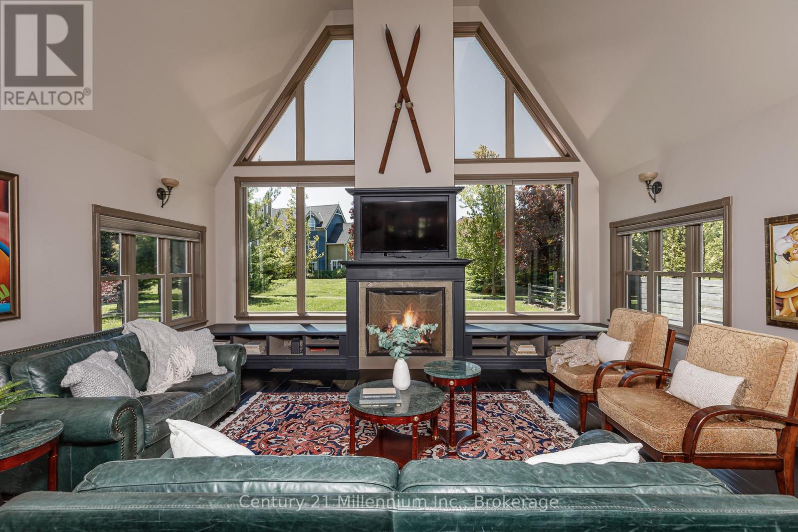 159 Snowbridge Way, Blue Mountains, Ontario  L9Y 0V1 - Photo 4 - X12332796