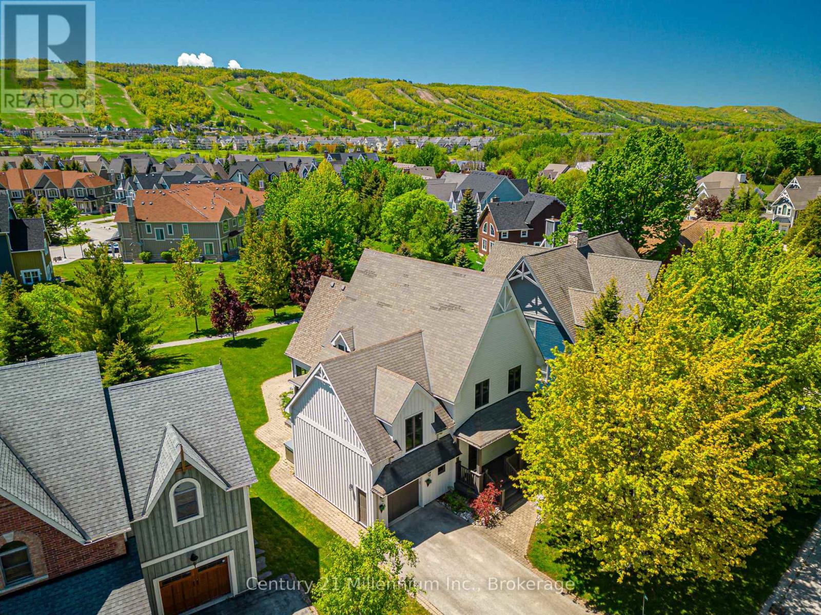 159 Snowbridge Way, Blue Mountains, Ontario  L9Y 0V1 - Photo 48 - X12332796