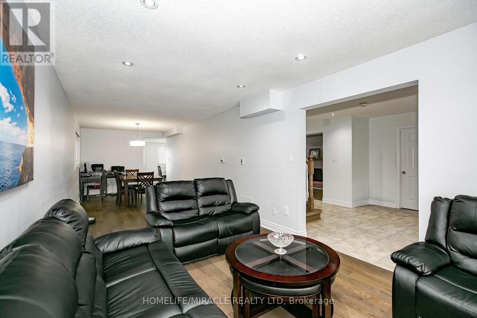 25 Oaklea Boulevard, Brampton, Ontario  L6Y 4H7 - Photo 6 - W12334990