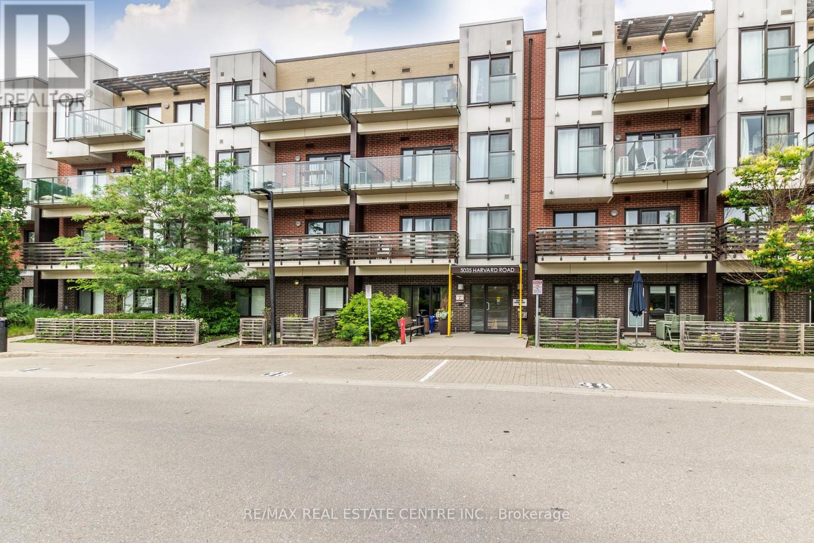 209 - 5035 Harvard Road, Mississauga, Ontario  L5M 0W7 - Photo 1 - W12335016