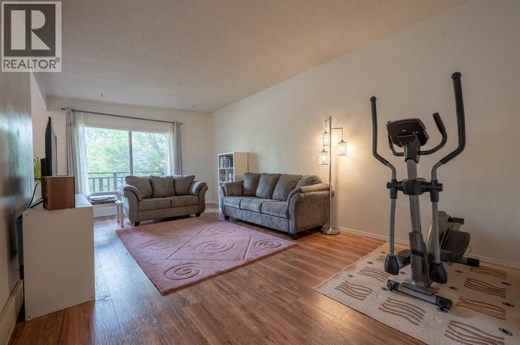 Property at 5843 66 Avenue NW image 3