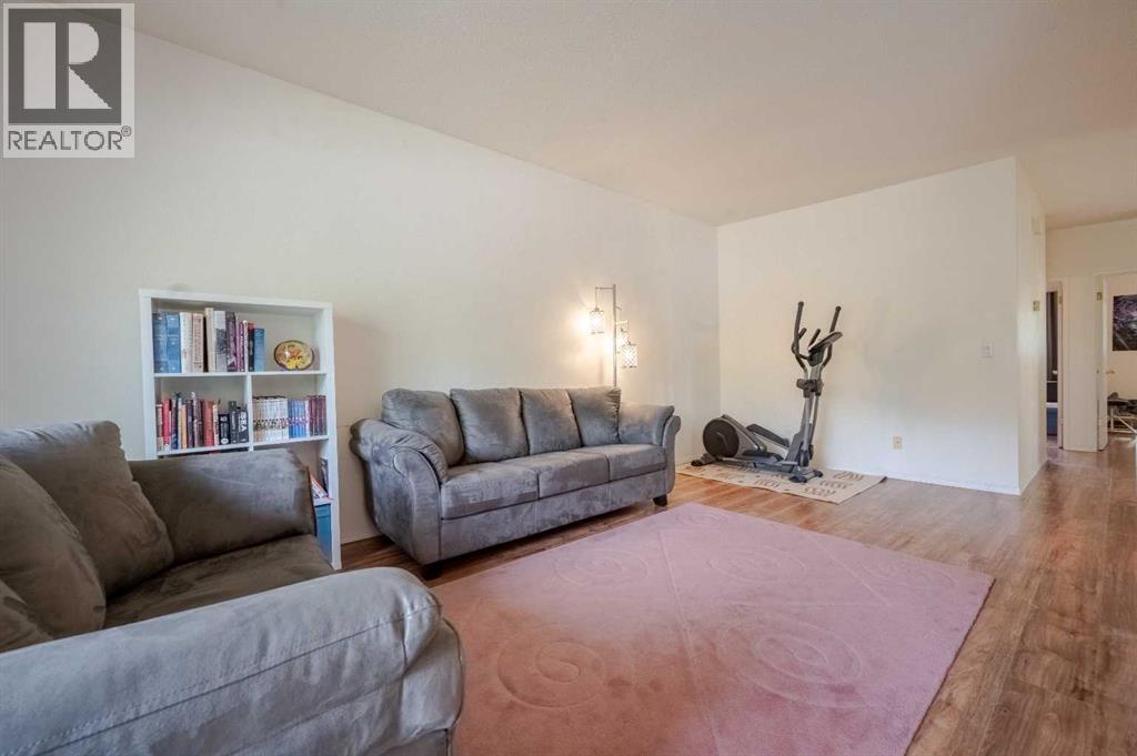 Property at 5843 66 Avenue NW image 5