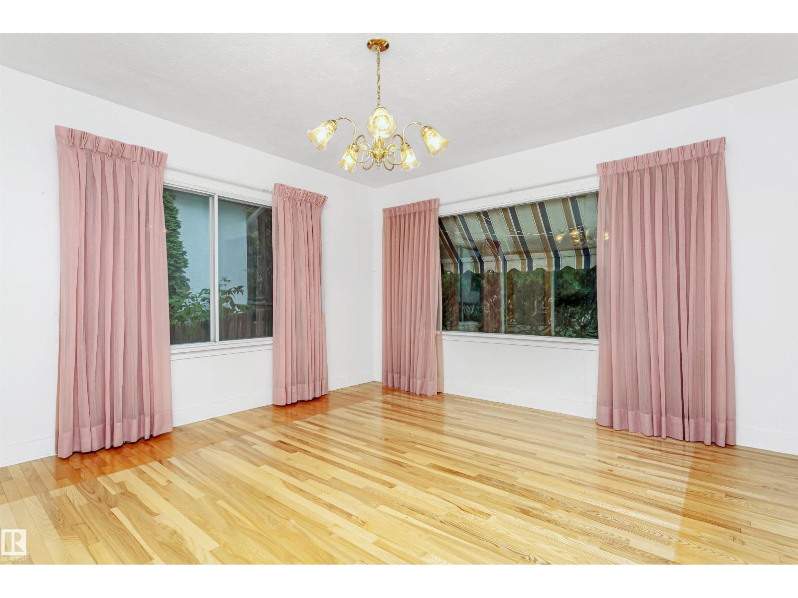 Property at 10525 134 ST NW image 3
