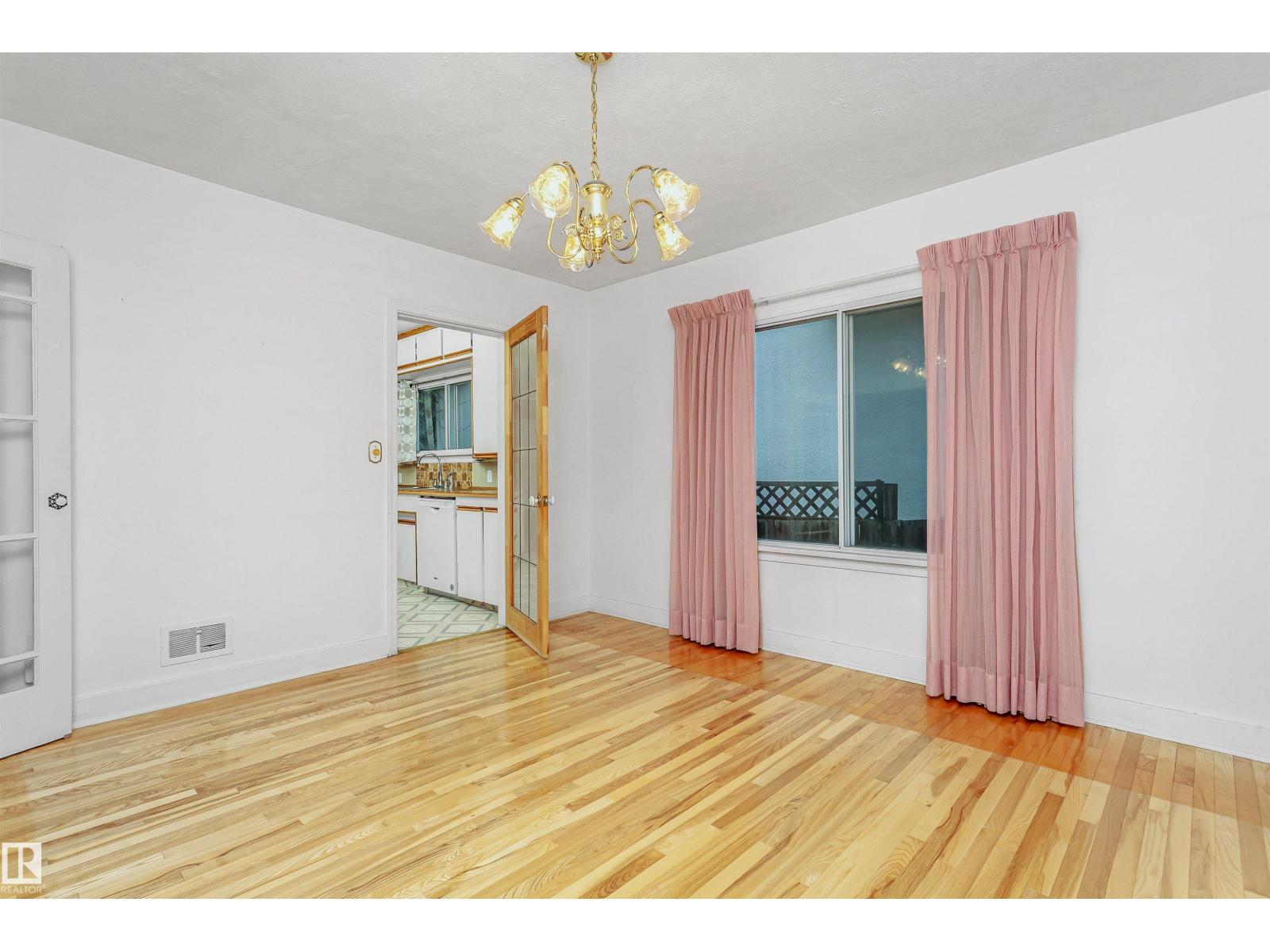 Property at 10525 134 ST NW image 4