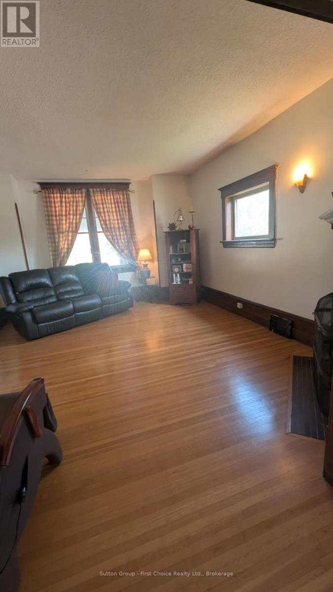 135 St. David Street N, West Perth, Ontario  N0K 1N0 - Photo 14 - X12161254