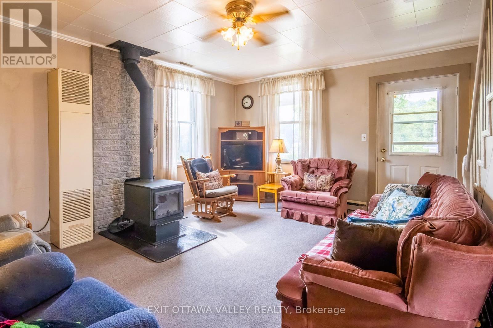 53 Burchat Street, Madawaska Valley, Ontario  K0J 2N0 - Photo 25 - X12335063