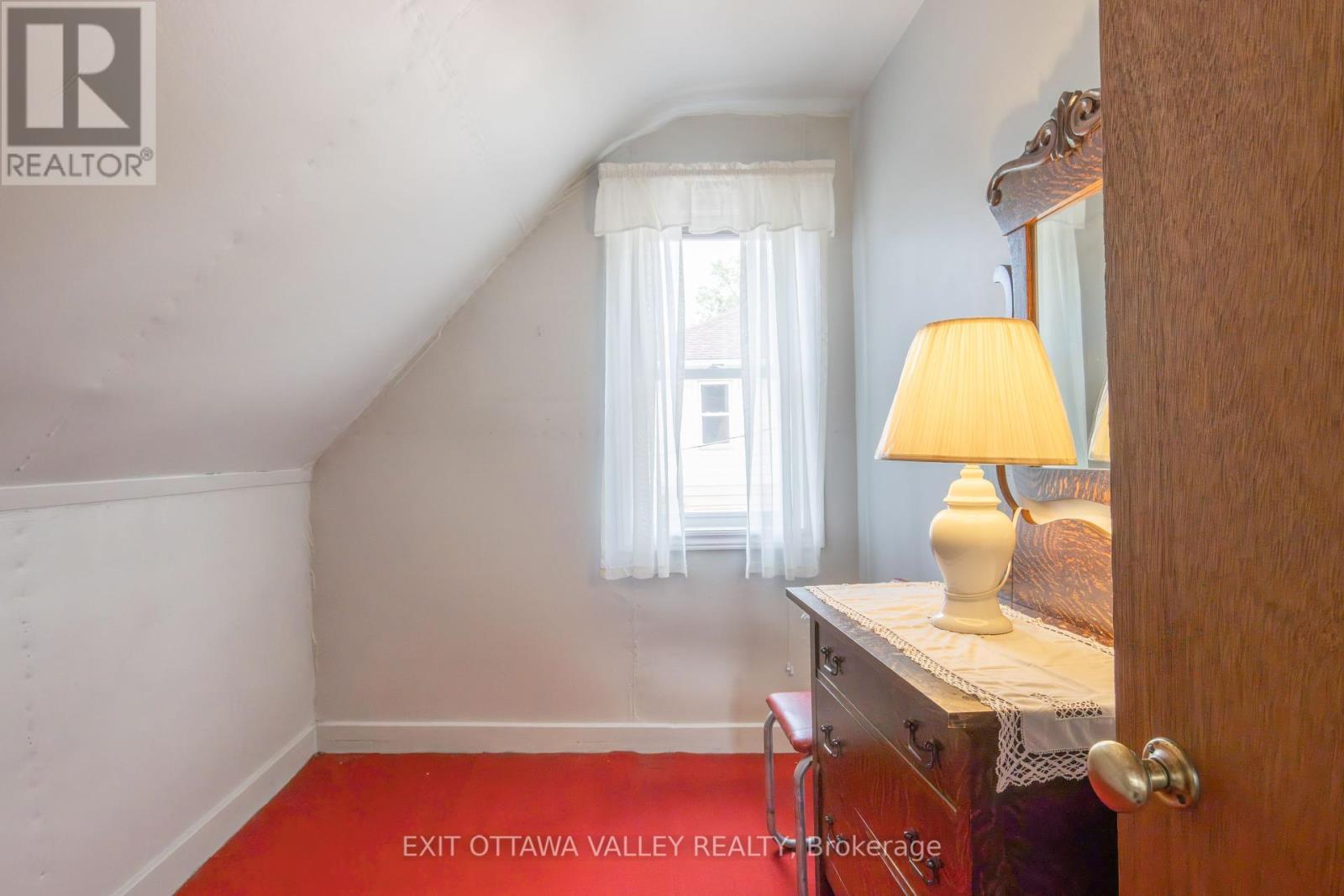 53 Burchat Street, Madawaska Valley, Ontario  K0J 2N0 - Photo 34 - X12335063