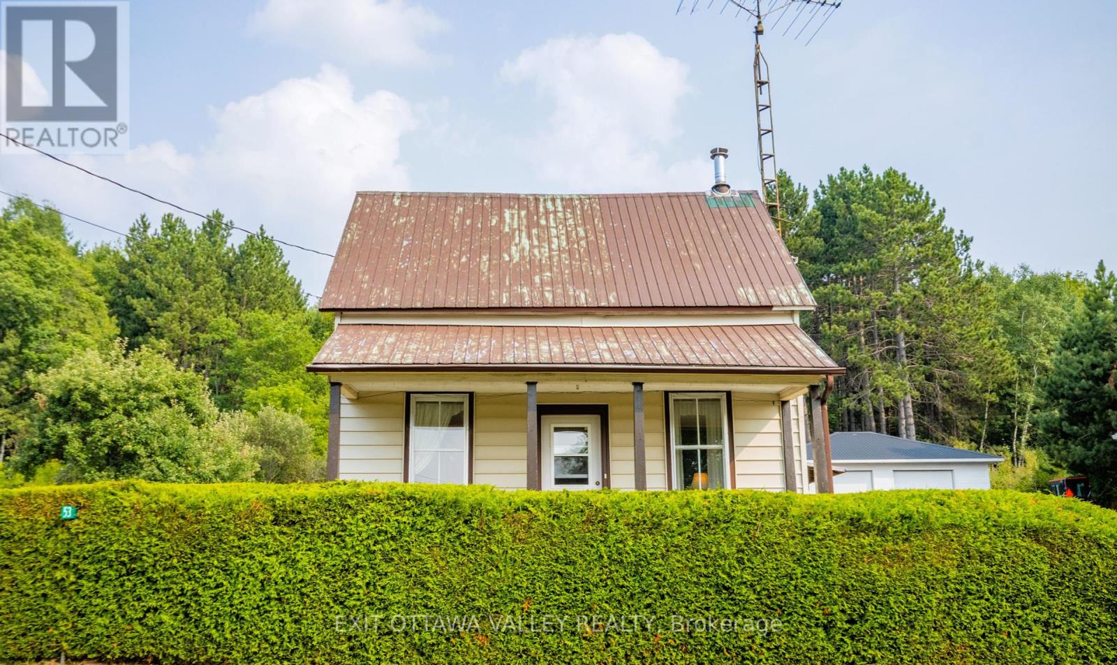 53 Burchat Street, Madawaska Valley, Ontario  K0J 2N0 - Photo 5 - X12335063