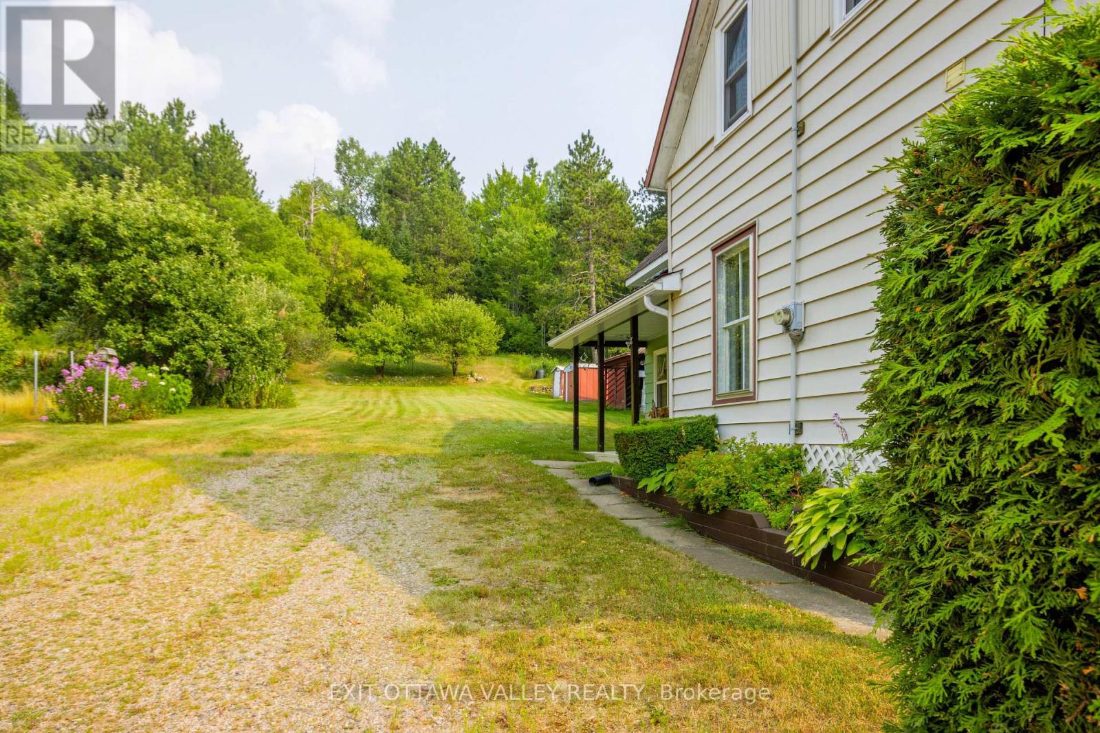 53 Burchat Street, Madawaska Valley, Ontario  K0J 2N0 - Photo 6 - X12335063