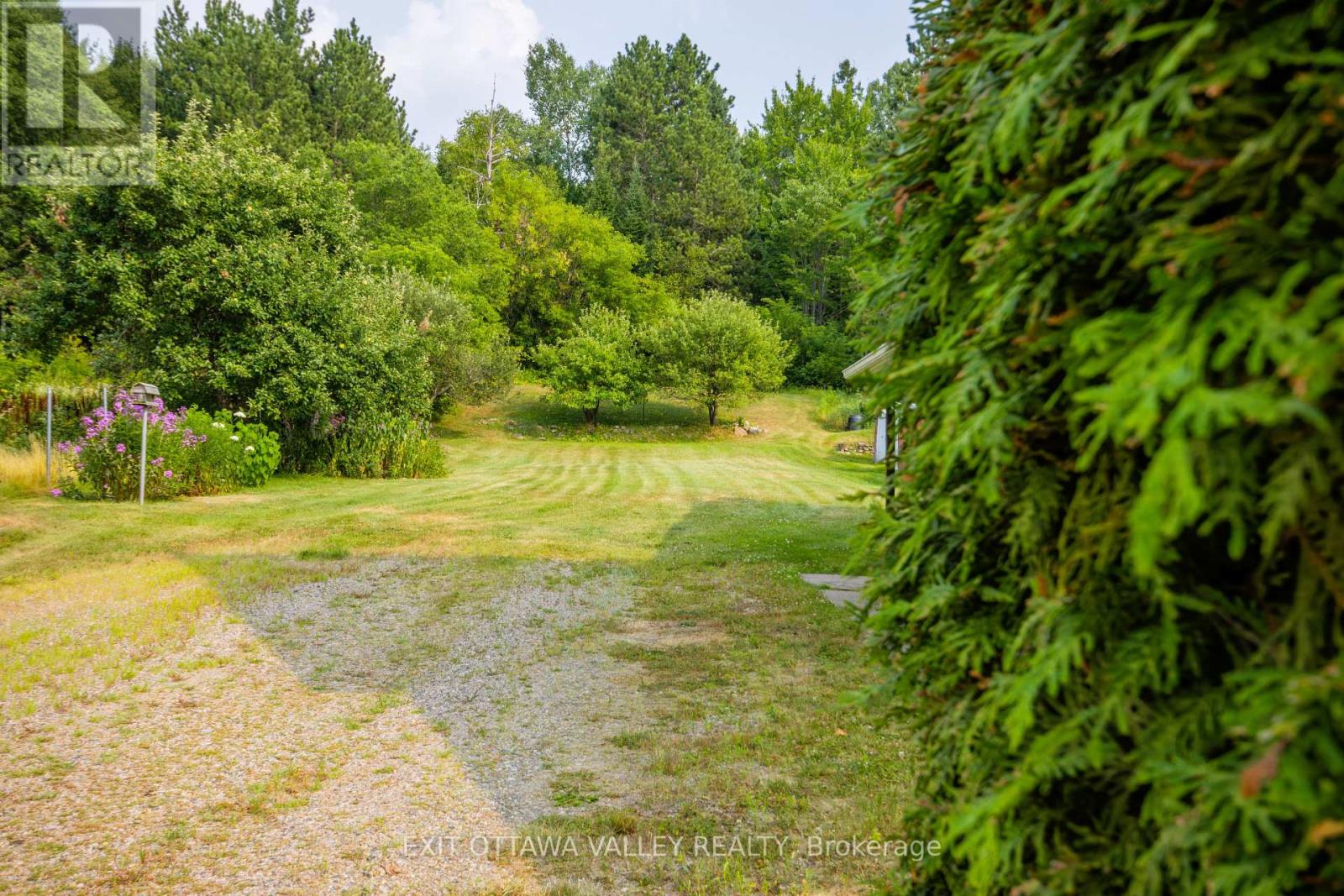 53 Burchat Street, Madawaska Valley, Ontario  K0J 2N0 - Photo 7 - X12335063