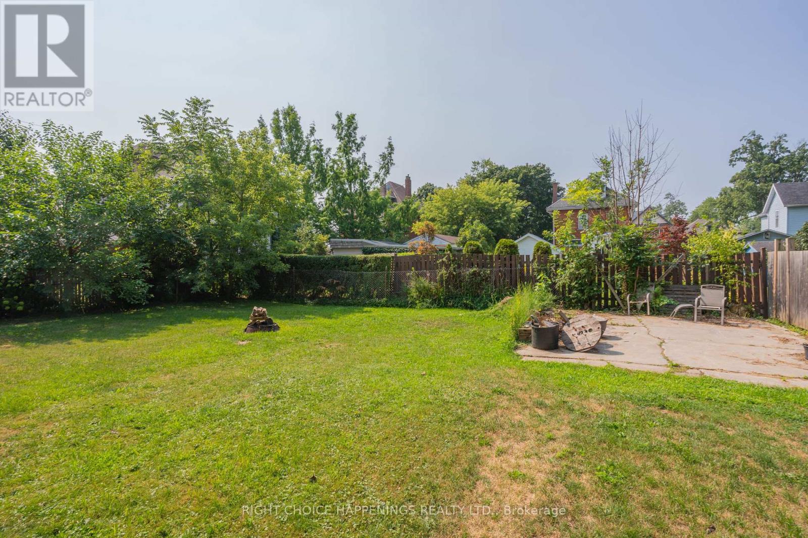 110 Alder Street W, Haldimand, Ontario  N1A 1R1 - Photo 16 - X12335096