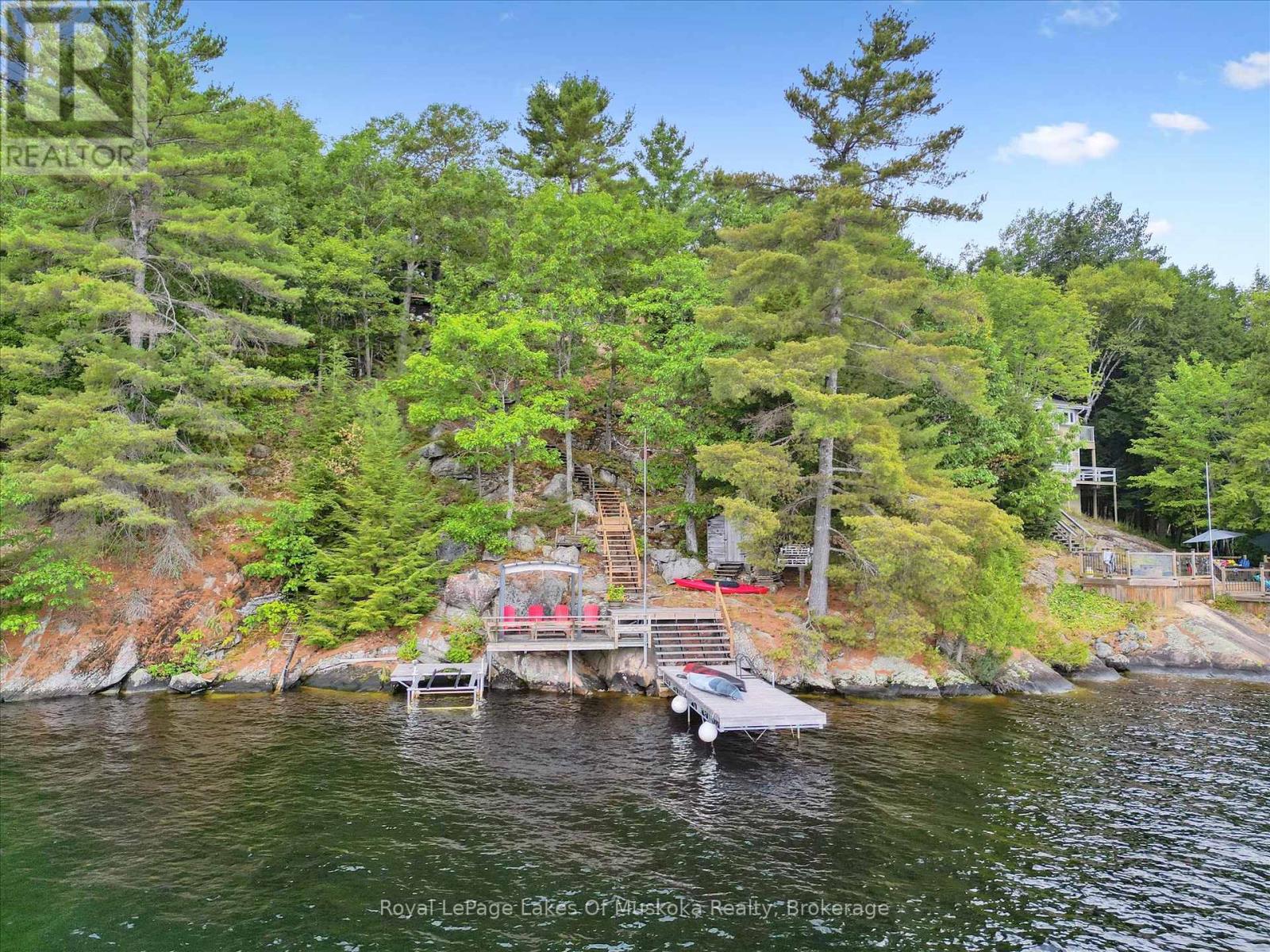 219 Rowanwood Lane, Huntsville, Ontario  P0B 1M0 - Photo 3 - X12335076