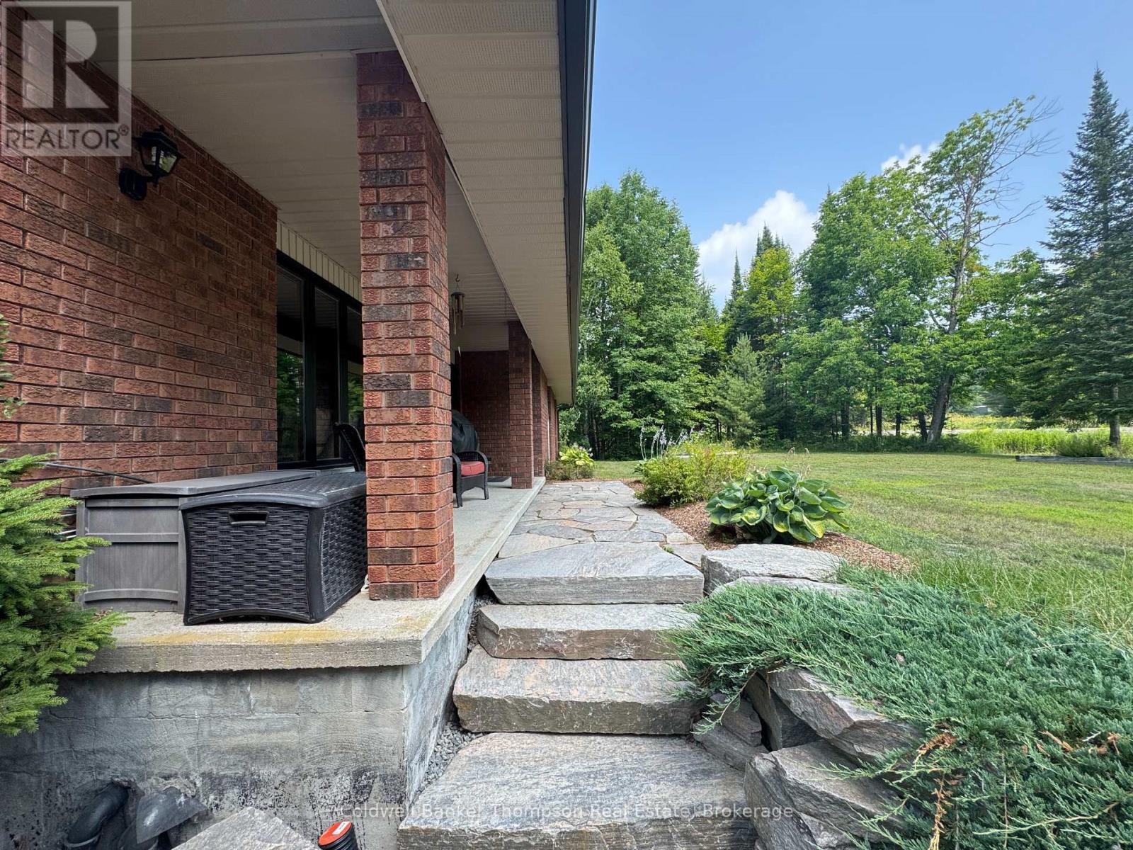 2551 Brunel Road, Huntsville, Ontario  P1H 2J3 - Photo 2 - X12335094