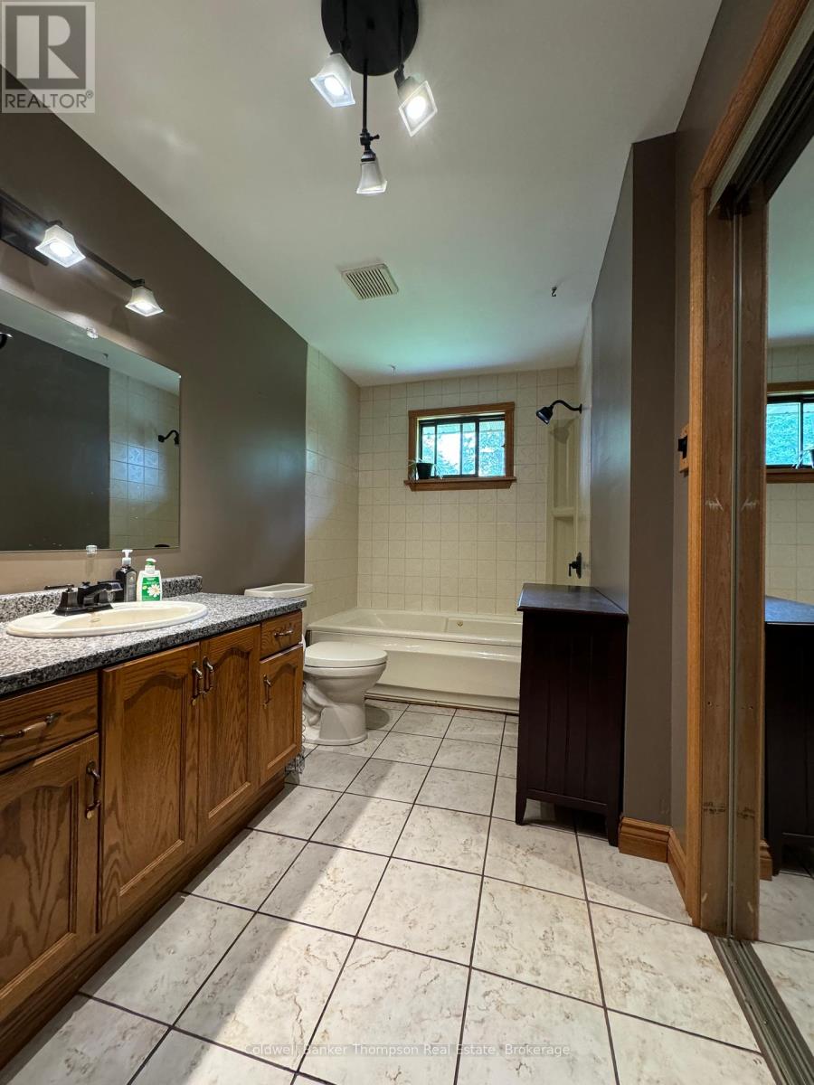 2551 Brunel Road, Huntsville, Ontario  P1H 2J3 - Photo 9 - X12335094