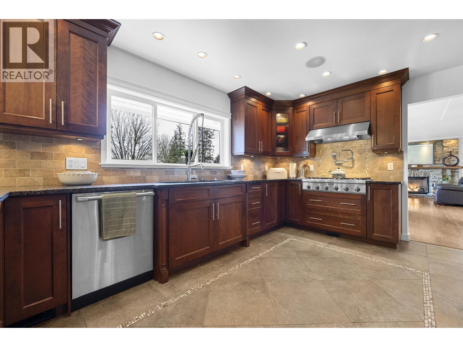 3072 Lazy A Avenue, Coquitlam, British Columbia  V3C 3N9 - Photo 18 - R3033773
