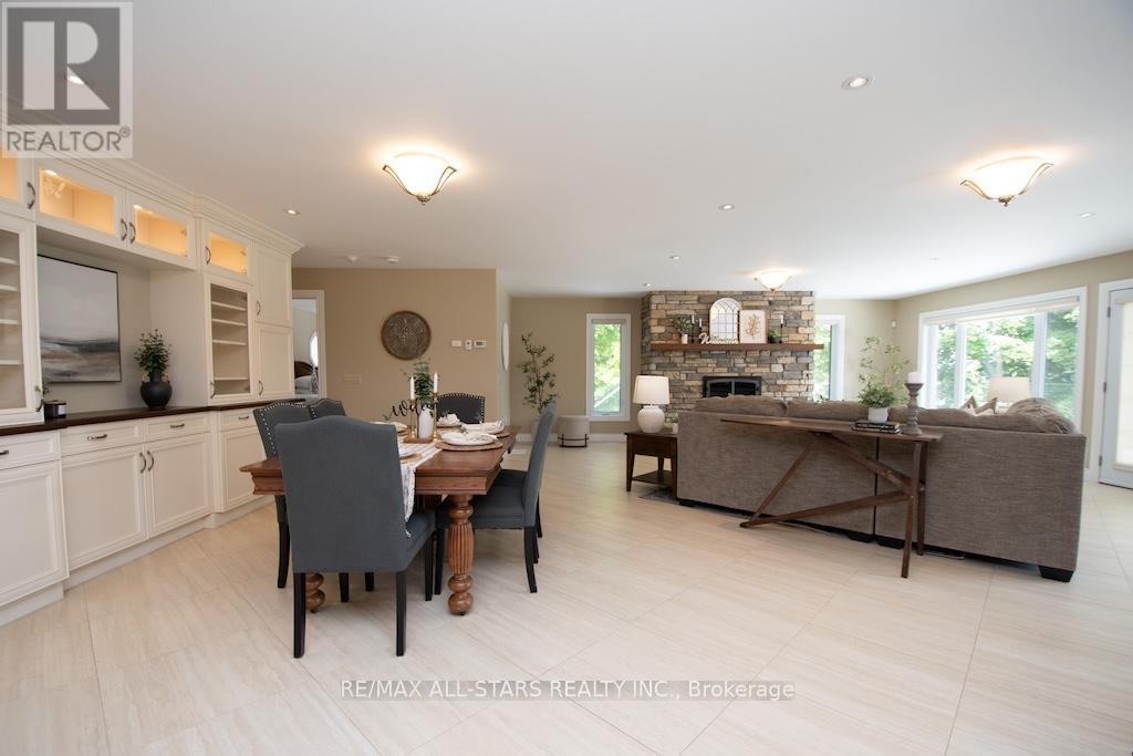 13540 Highway 35, Minden Hills, Ontario  K0M 2K0 - Photo 13 - X12335124