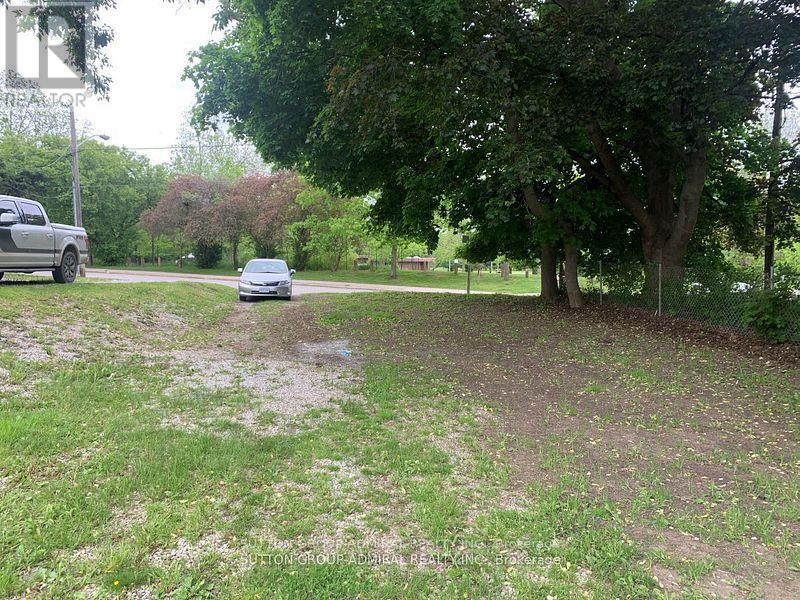 148 Rowntree Mill Road S, Toronto (Humber Summit), Ontario  M9L 1C9 - Photo 12 - W12335087