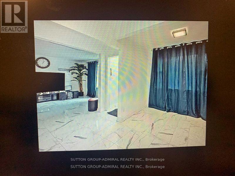 148 Rowntree Mill Road S, Toronto (Humber Summit), Ontario  M9L 1C9 - Photo 3 - W12335087