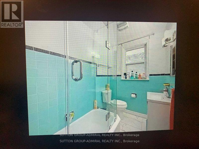 148 Rowntree Mill Road S, Toronto (Humber Summit), Ontario  M9L 1C9 - Photo 8 - W12335087