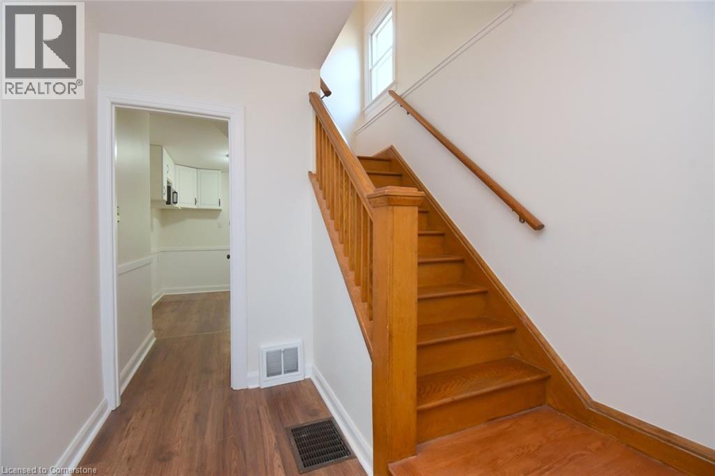 136 Glen Road, Hamilton, Ontario  L8S 3M9 - Photo 3 - 40750762
