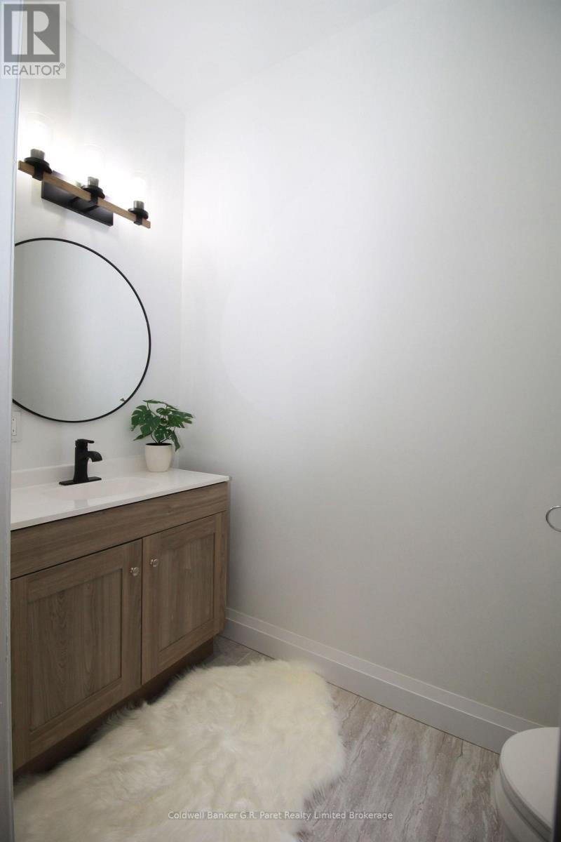 138a Victoria Street, Norfolk, Ontario  N3Y 1L8 - Photo 30 - X12335148