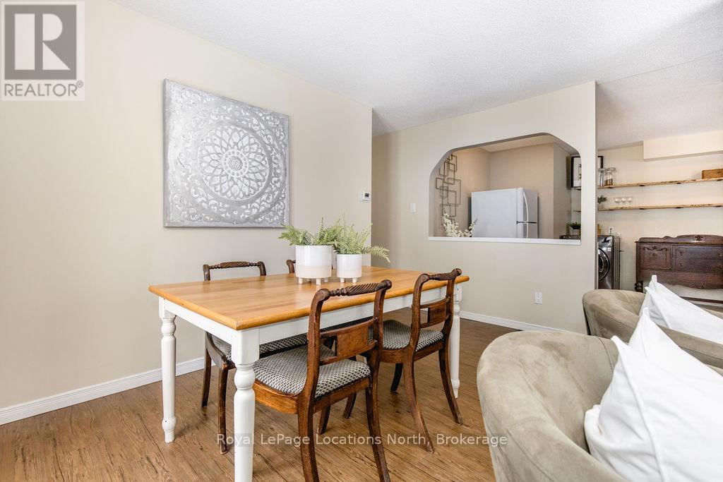 350 Zoo Park Road, Wasaga Beach, Ontario  L9Z 1S7 - Photo 6 - S12335182