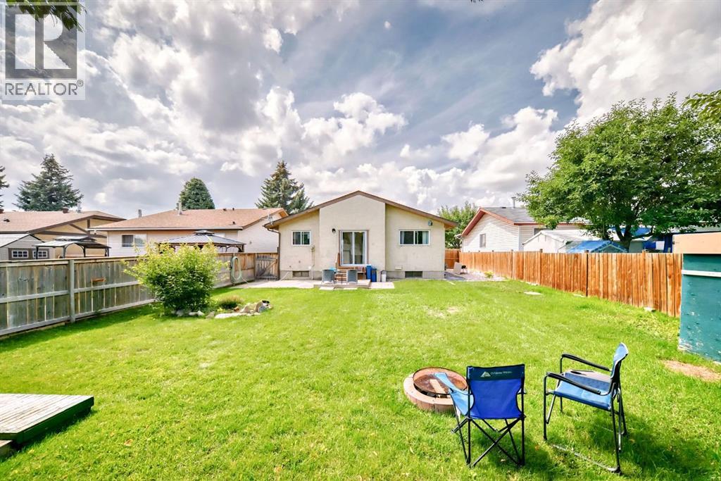 Property at 147 Abadan Crescent NE image 4