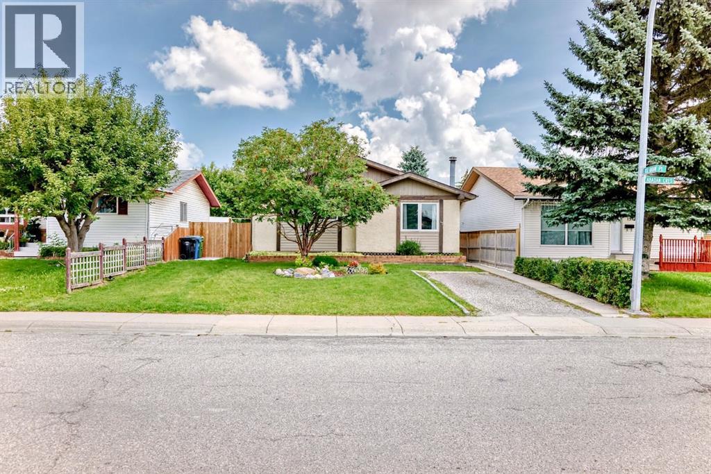 Property at 147 Abadan Crescent NE image 2