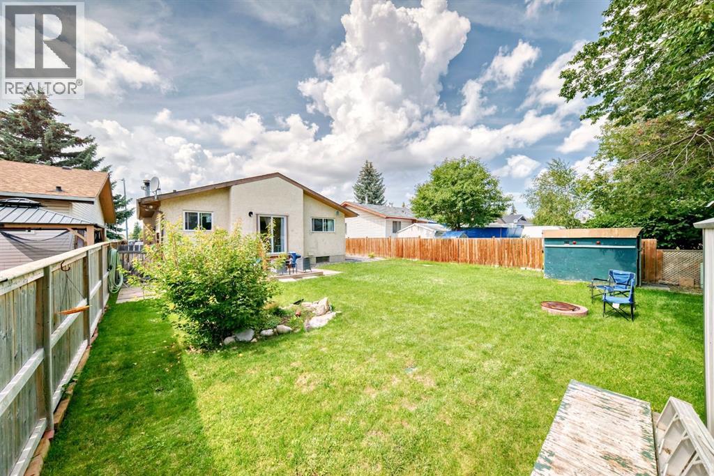 Property at 147 Abadan Crescent NE image 3