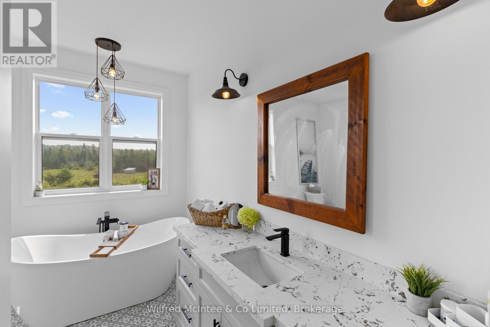 574461 Sideroad 40, West Grey, Ontario  N0C 1H0 - Photo 12 - X12335185