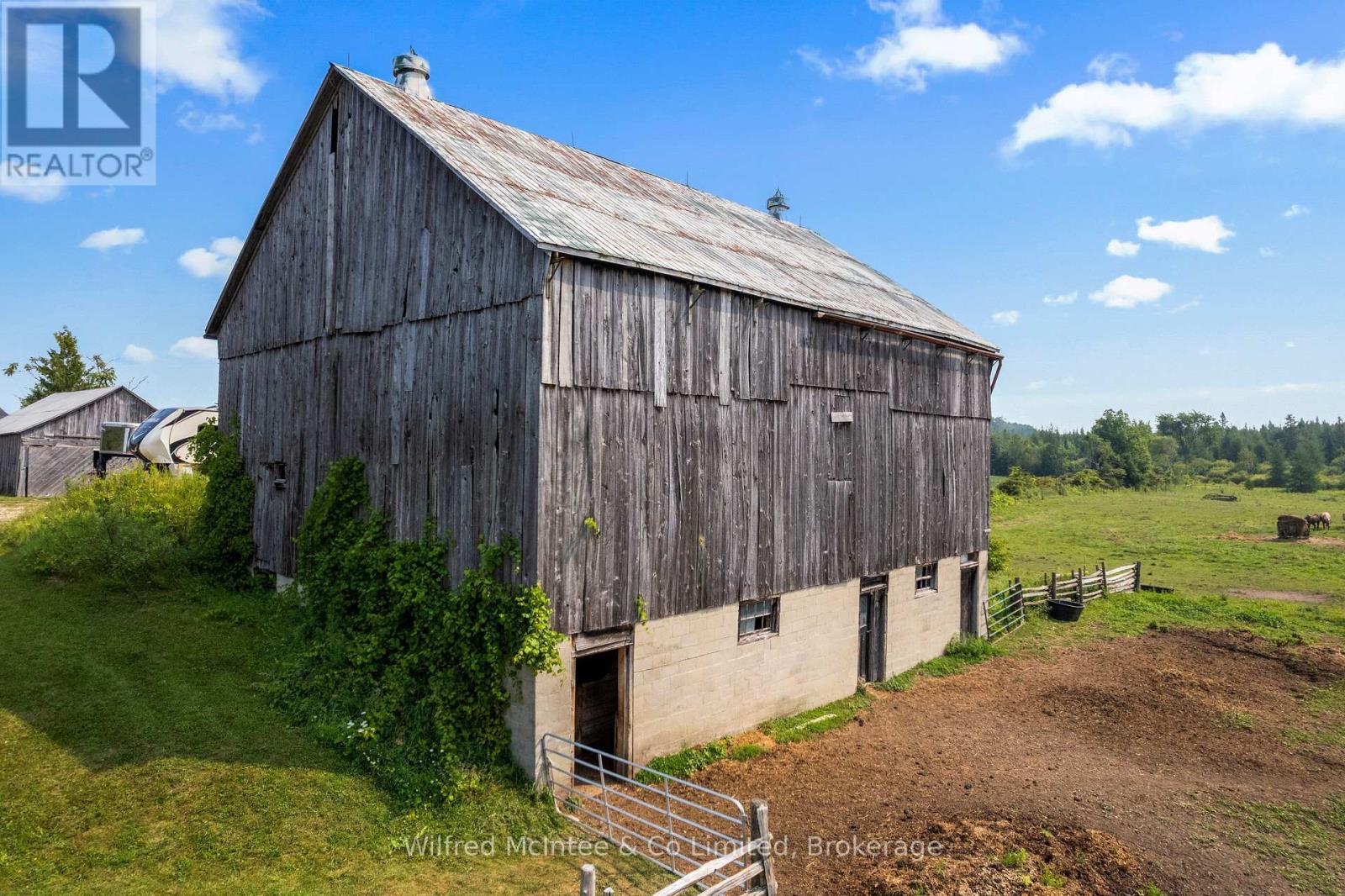 574461 Sideroad 40, West Grey, Ontario  N0C 1H0 - Photo 33 - X12335185
