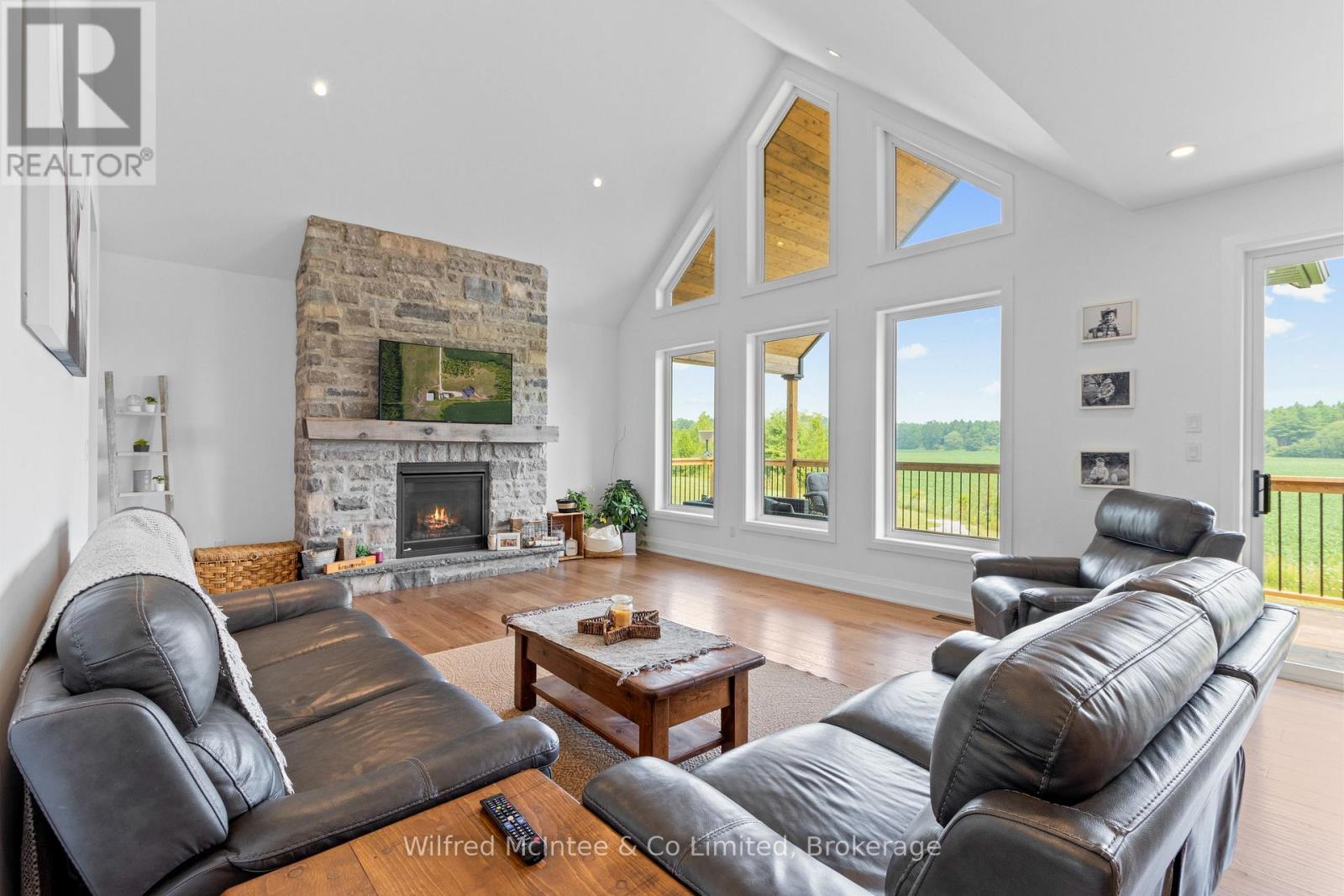574461 Sideroad 40, West Grey, Ontario  N0C 1H0 - Photo 4 - X12335185