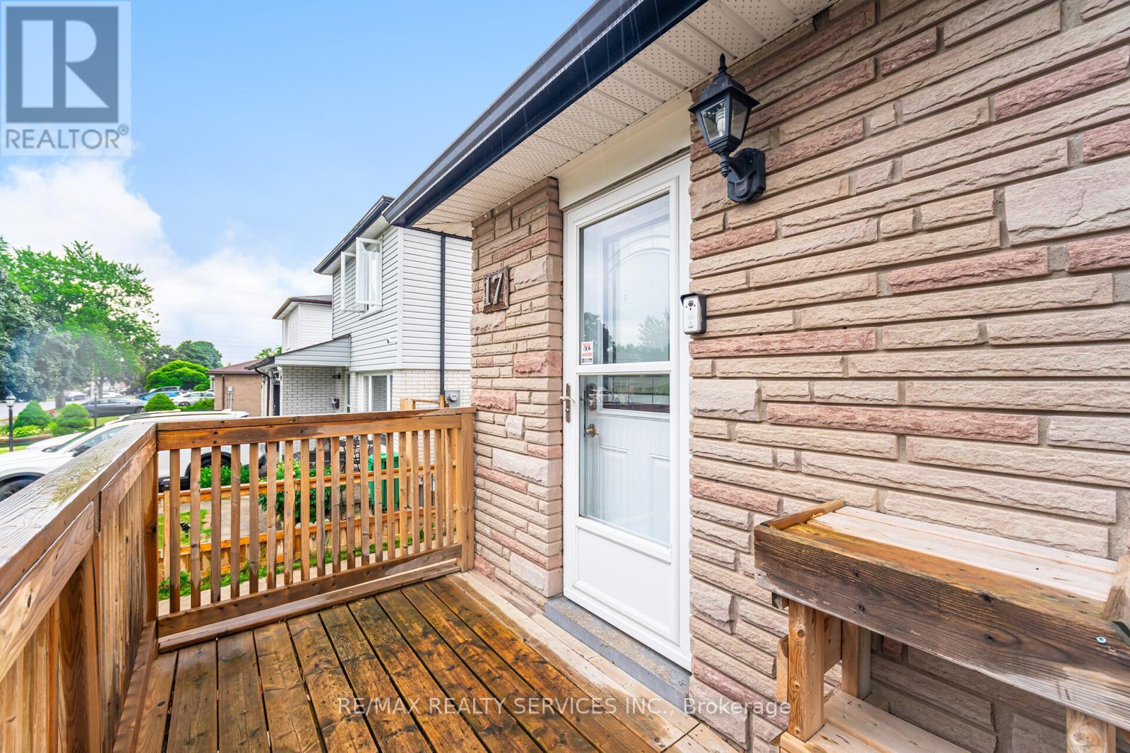 Property at 17 GARSIDE CRESCENT image 2