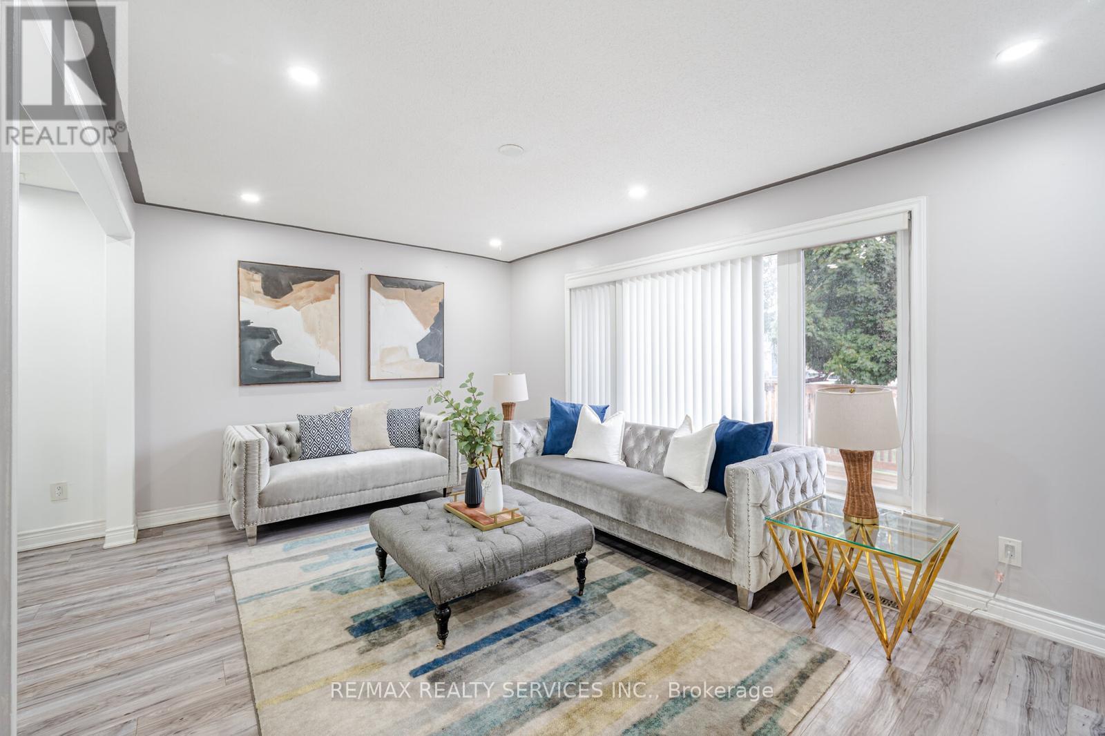 Property at 17 GARSIDE CRESCENT image 4