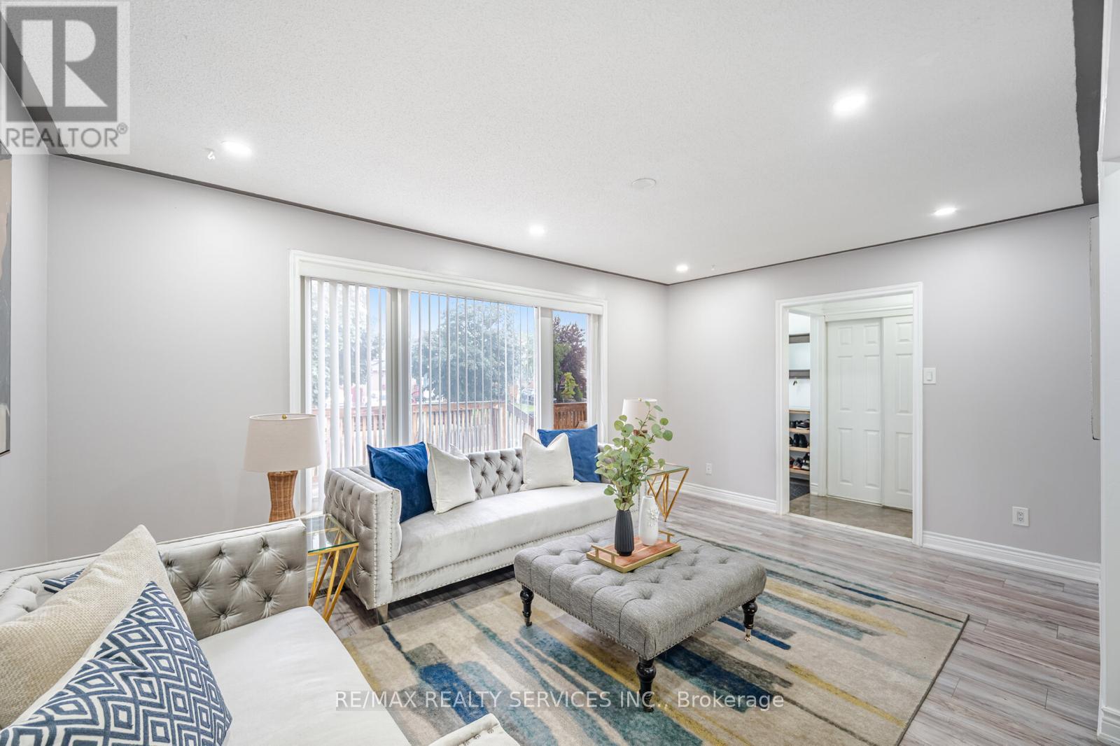 Property at 17 GARSIDE CRESCENT image 5