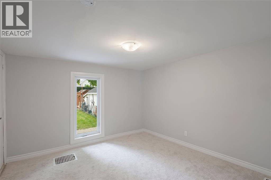 239 Proctor Street, Sarnia, Ontario  N7T 3G8 - Photo 14 - 25020203