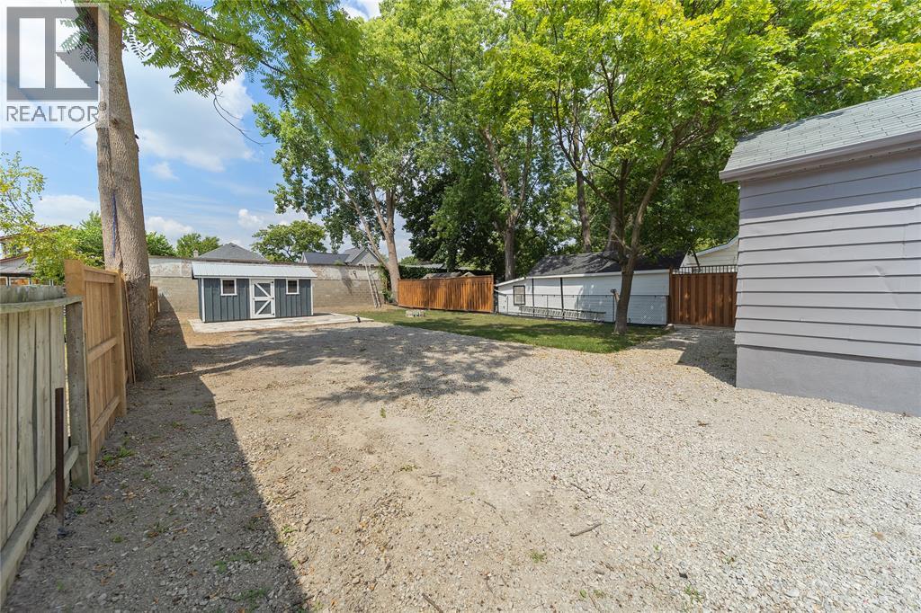 239 Proctor Street, Sarnia, Ontario  N7T 3G8 - Photo 10 - 25020203