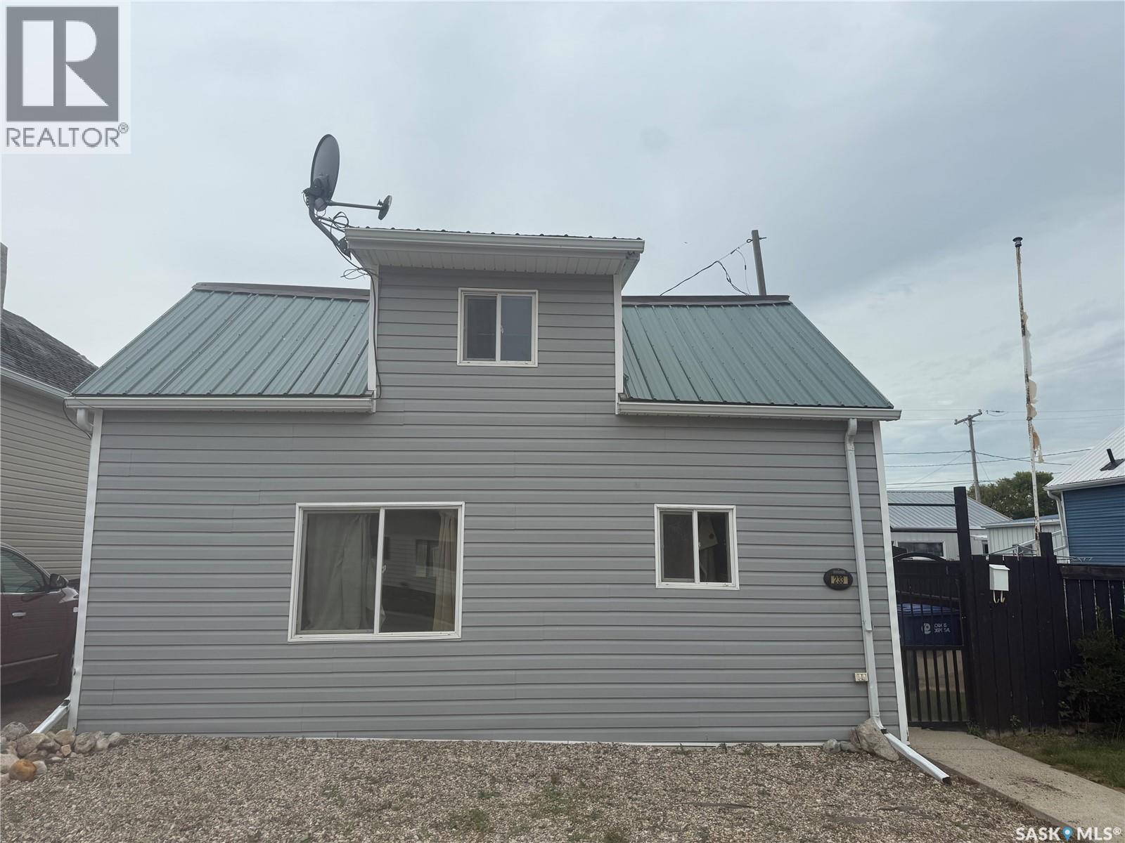 233 Central Avenue, Montmartre, Saskatchewan  S0G 3M0 - Photo 2 - SK015129